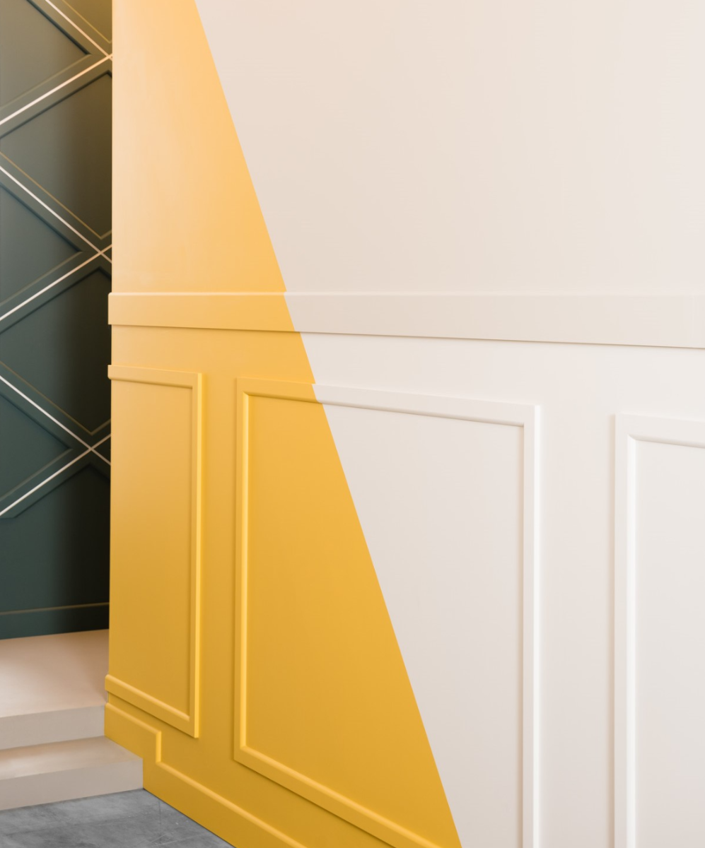 диагональная покраска стен с плинтусами Orac Decor